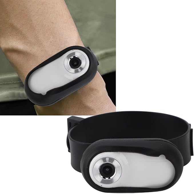 Yosoo Health Gear Pet Collar Camera HD 1080P 170 Wide Angle, USB Rechargeable Adjustable Pet Camera for Dogs and Cats with Video and Photo Function, No WiFi Needed Action