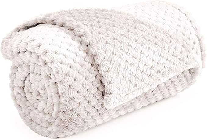 Pet Blanket Warm Soft Dog Blankets Washable Cat Throw Blankets Sofa Bed Couch Furniture Protector Cover for Small Medium Large Dogs Cats, White, 31" x 39"