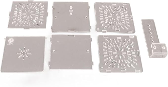 Estink Acrylic Transparent Fish Breeding Isolation Box Aquarium Hatchery Incubator Holder, with Hook and Sucker Design (10CM*10CM*10CM)