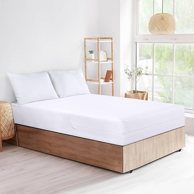 Utopia Bedding Zippered Mattress Encasement Queen, 100% Waterproof Bed Bug and Dust Mite Proof Mattress Protector, Absorbent Six-Sided Mattress Cover