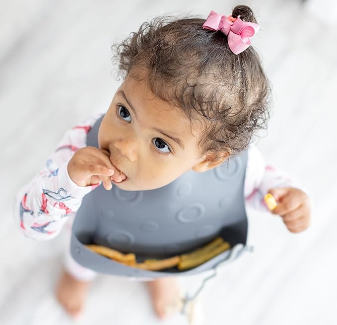 BUSY BABY Bungee Bib & Utensil Set – Adjustable Silicone Bib with Pocket & Tethered Utensils for Babies & Toddlers