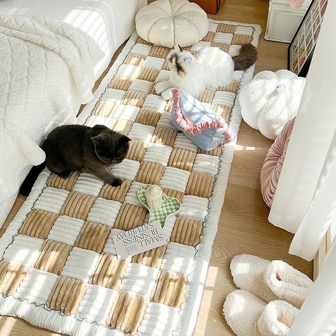 FunnyFuzzy Cream-Coloured Plaid Square Pet Mat Bed Couch Cover, Winter Thickened Dog Bed Cover Pet Blanket Sofa Couch Furniture Protector for Kids Dog Cat(Size:19.6 * 19.6 in,Color:Brown)